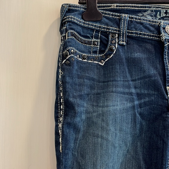 NWOT Ariat Ruby mid rise dark blue denim flare jeans with pocket embellishments - Picture 5 of 12